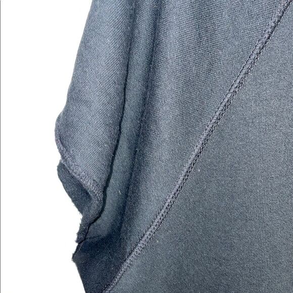 Zubaz oversized cropped style workout sweatshirt - Picture 6 of 10